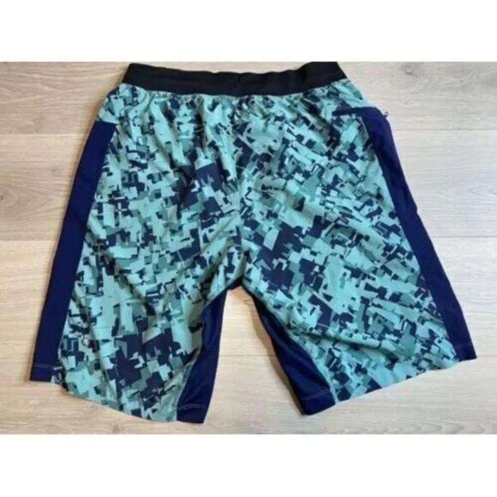 Lululemon THE Short Mens Large‎ Blue Digital Camo Active Workout Athleisure Gym